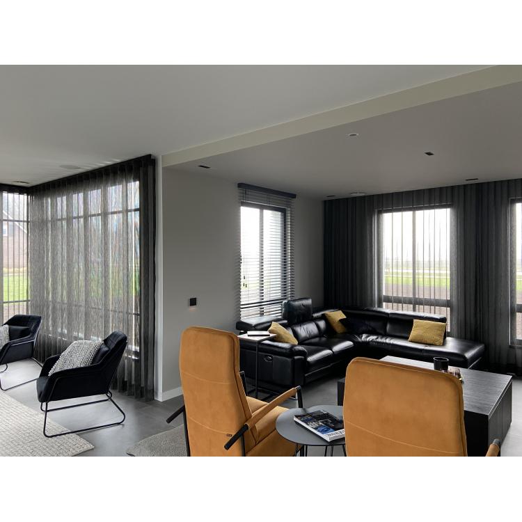 Inbetween Malva Zwart